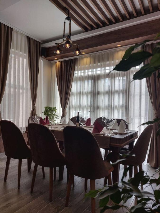 Eleon Motel Brezovice Buitenkant foto