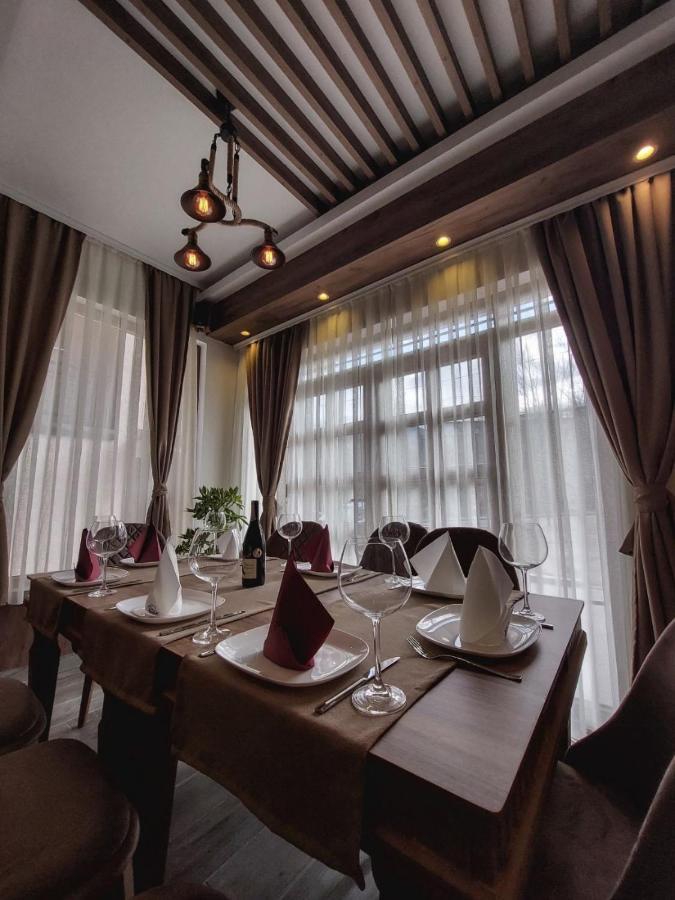 Eleon Motel Brezovice Buitenkant foto